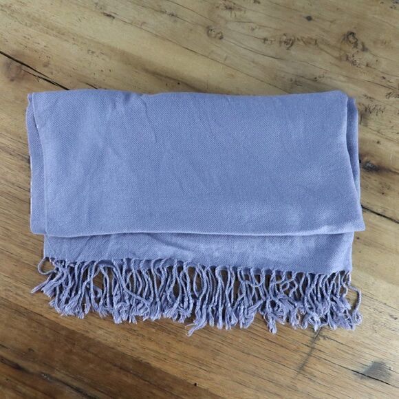 VINTAGE PURPLE WRAP SCARF WITH FRINGE - Picture 2 of 2